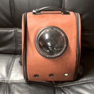 Cutest pet bubble backpack! See pics for size😻